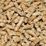 Immagine di un sacco di pellet con etichetta "IVA 10% - Bonus Pellet per l'inverno".