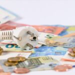 Immagine di un computer con informazioni sul canone Rai e istruzioni per evitare l'addebito automatico.