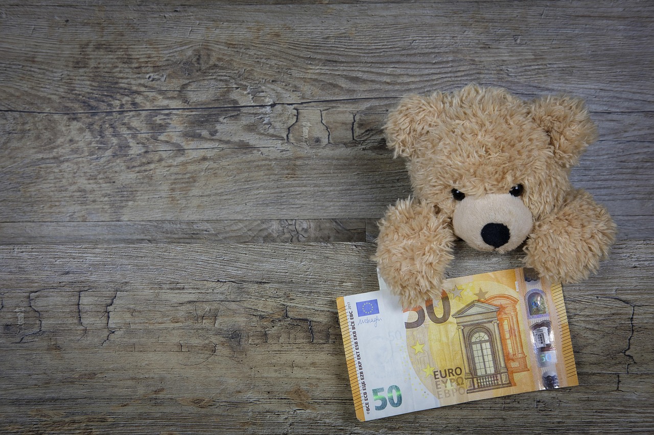 Grafico che illustra i nuovi requisiti per il bonus figli nel 2023.