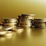 Immagine che illustra il concetto di ricalcolo delle pensioni d'oro e i potenziali tagli ai beneficiari.